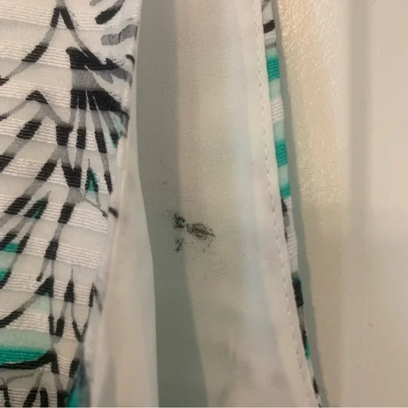 Crown & Ivy Floral Green, White, & Navy Dress - Picture 8 of 9